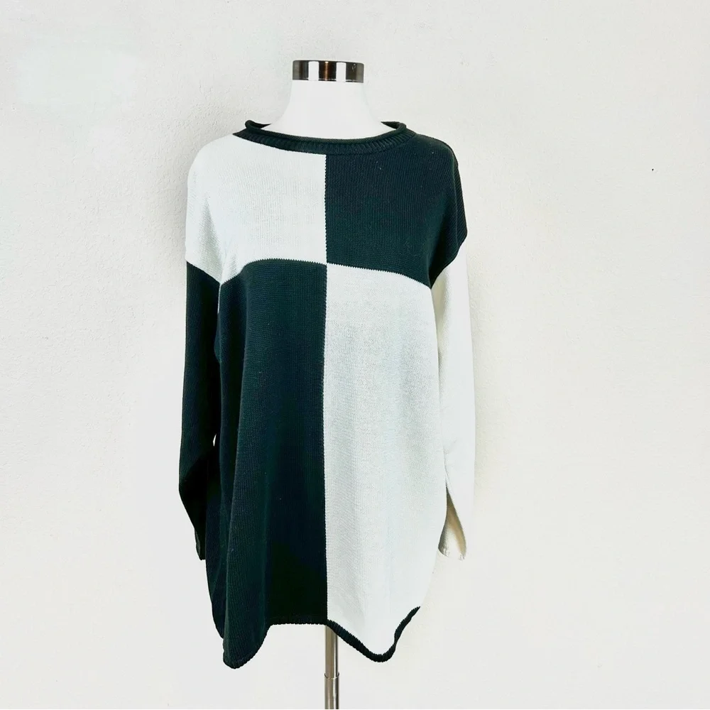 Vintage American Knitworks Black & White Color Block Crew Neck Sweater